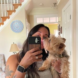 Meet your Posher, Paria